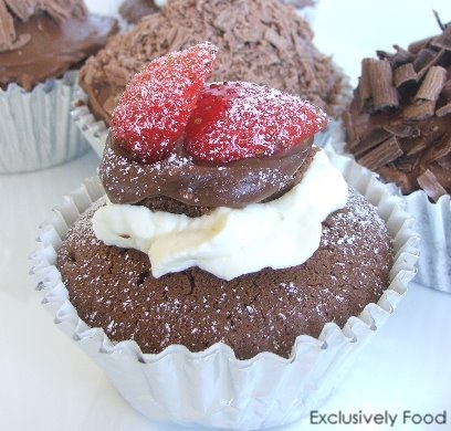 how to ice cupcakes. Ice the cupcake with ganache